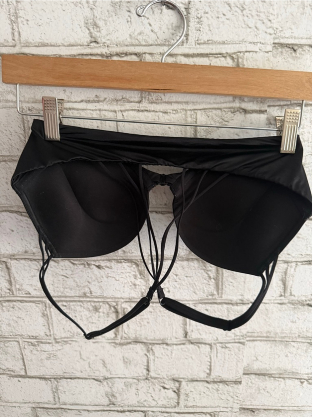 Victoria’s Secret Bombshell Strappy Back front closure Black Size 34B Push Up